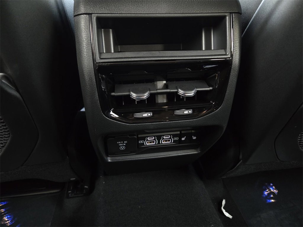 New 2025 Jeep Grand Cherokee Overland w/ Luxury Tech Group IV image 14