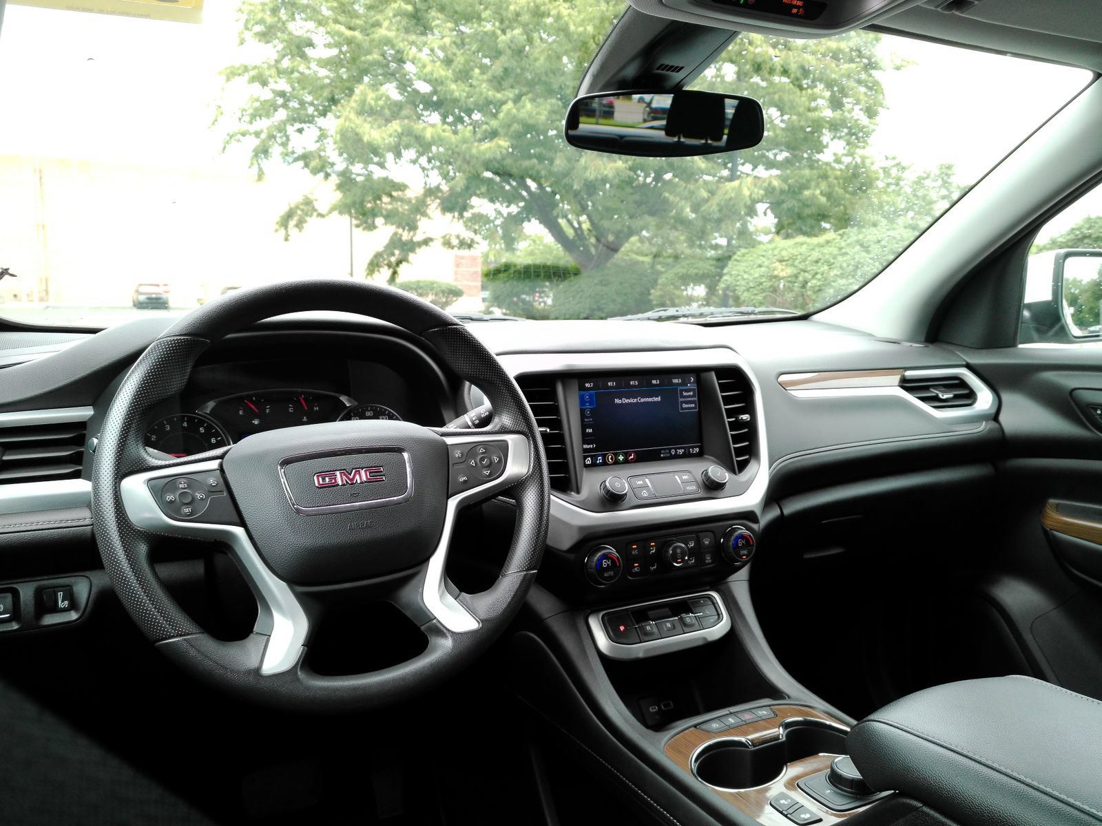 Certified 2023 GMC Acadia SLE w/ Driver Convenience Package AWD/4WD image 9