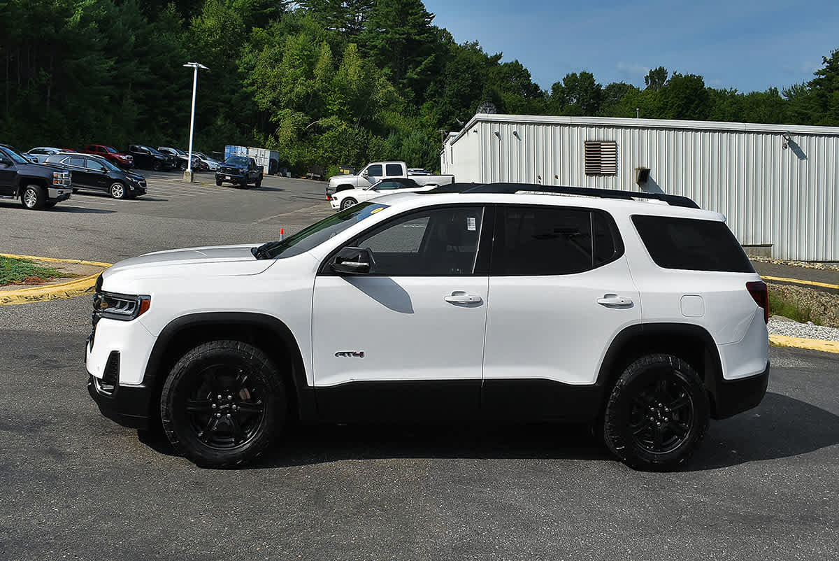 Used 2023 GMC Acadia AT4 w/ Preferred Package AWD/4WD image 4
