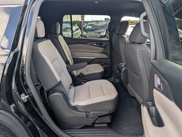 Used 2025 Chevrolet Traverse LT FWD image 19