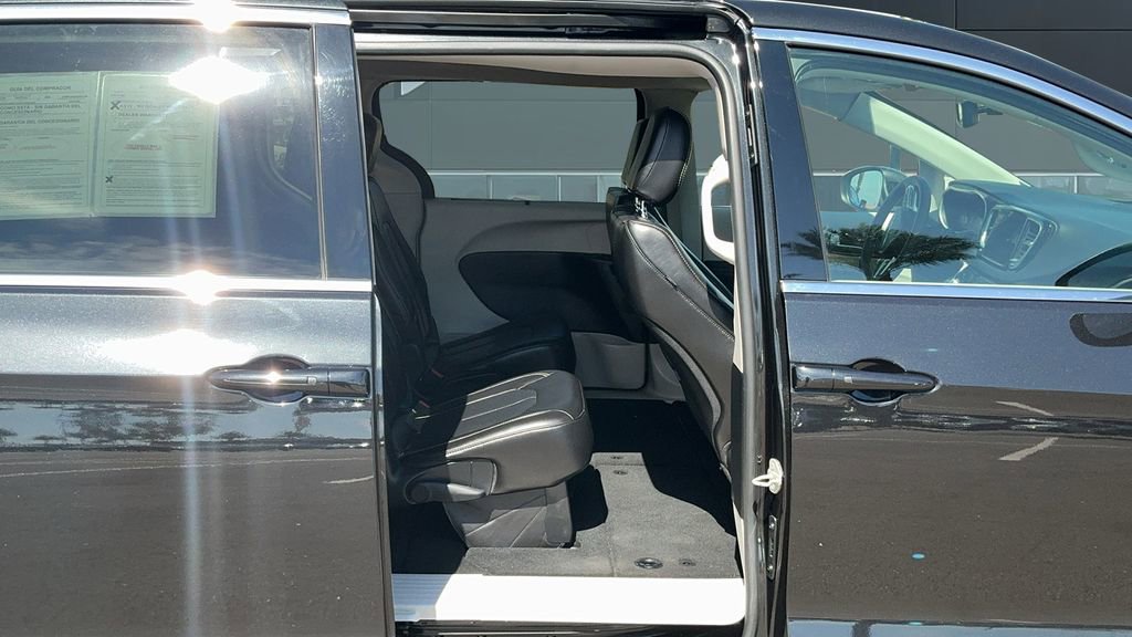 Used 2023 Nissan Frontier SV w/ Tow Package RWD image 30