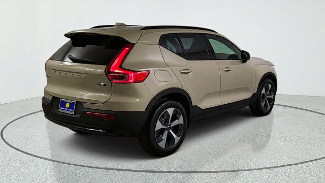 New 2026 Volvo XC40 B5 Plus w/ Protection Package Premier AWD/4WD image 7