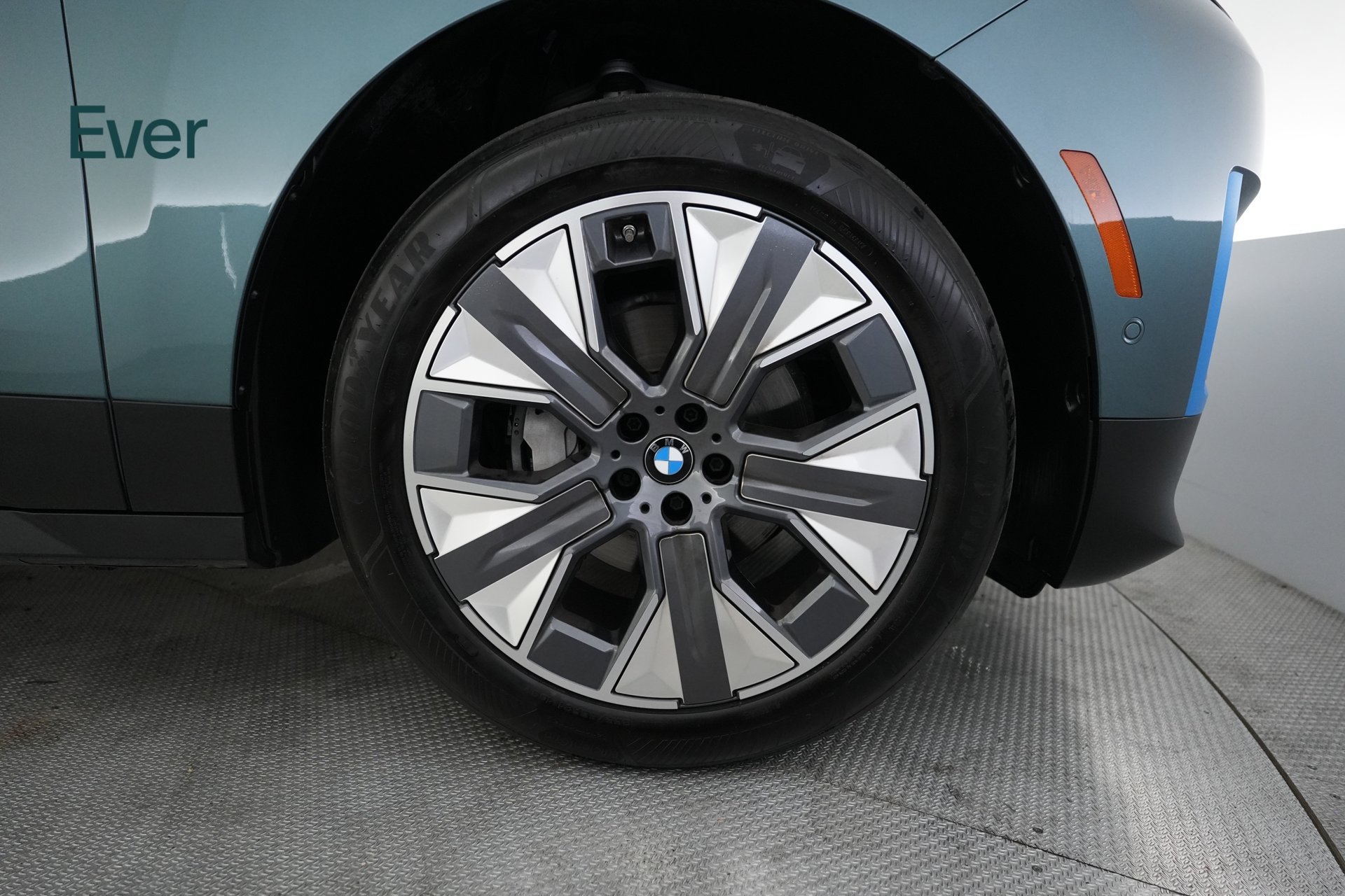 Used 2023 BMW iX xDrive50 w/ Convenience Package AWD/4WD image 20