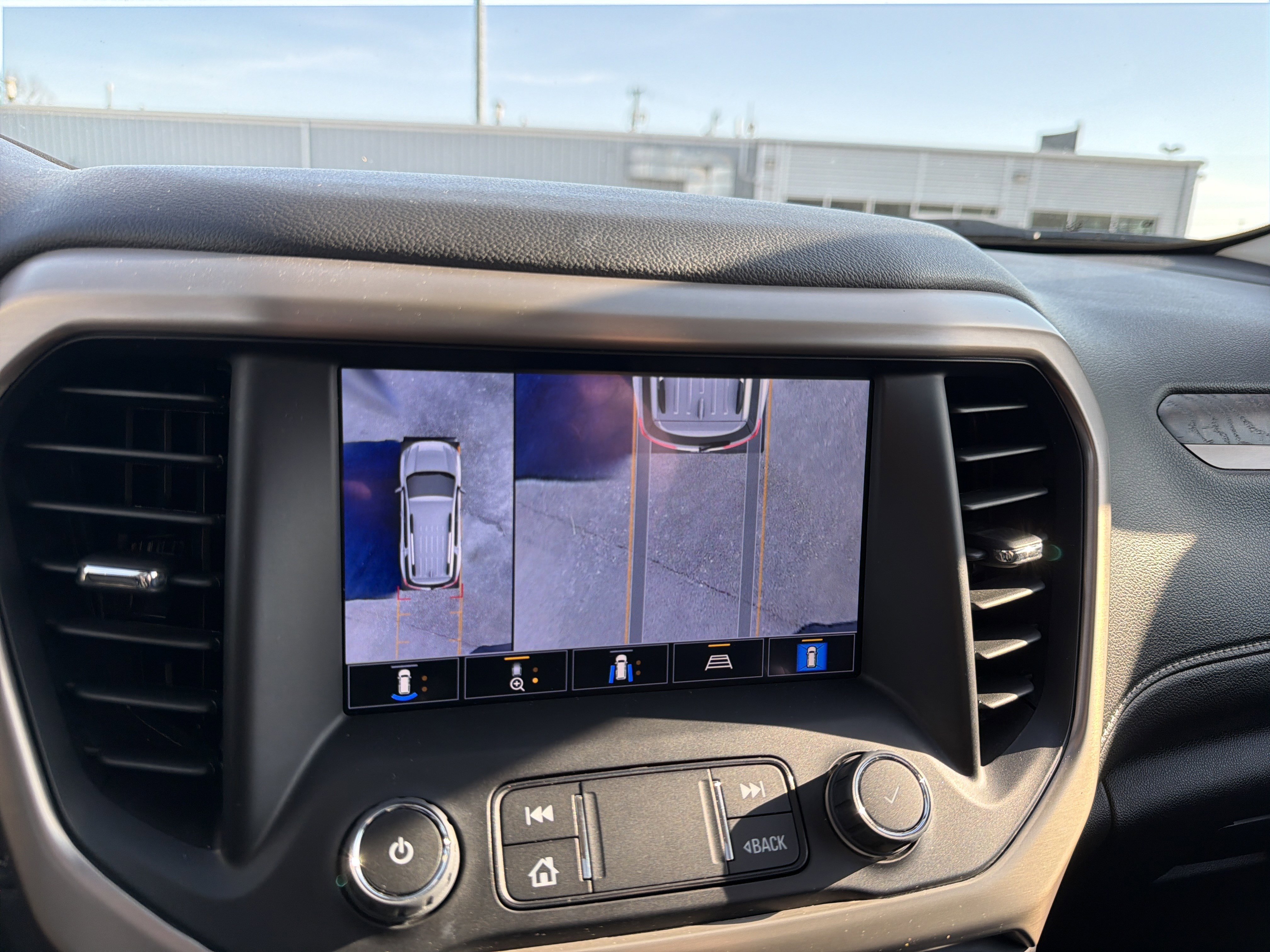 Used 2023 GMC Acadia Denali w/ Denali Technology Package image 25