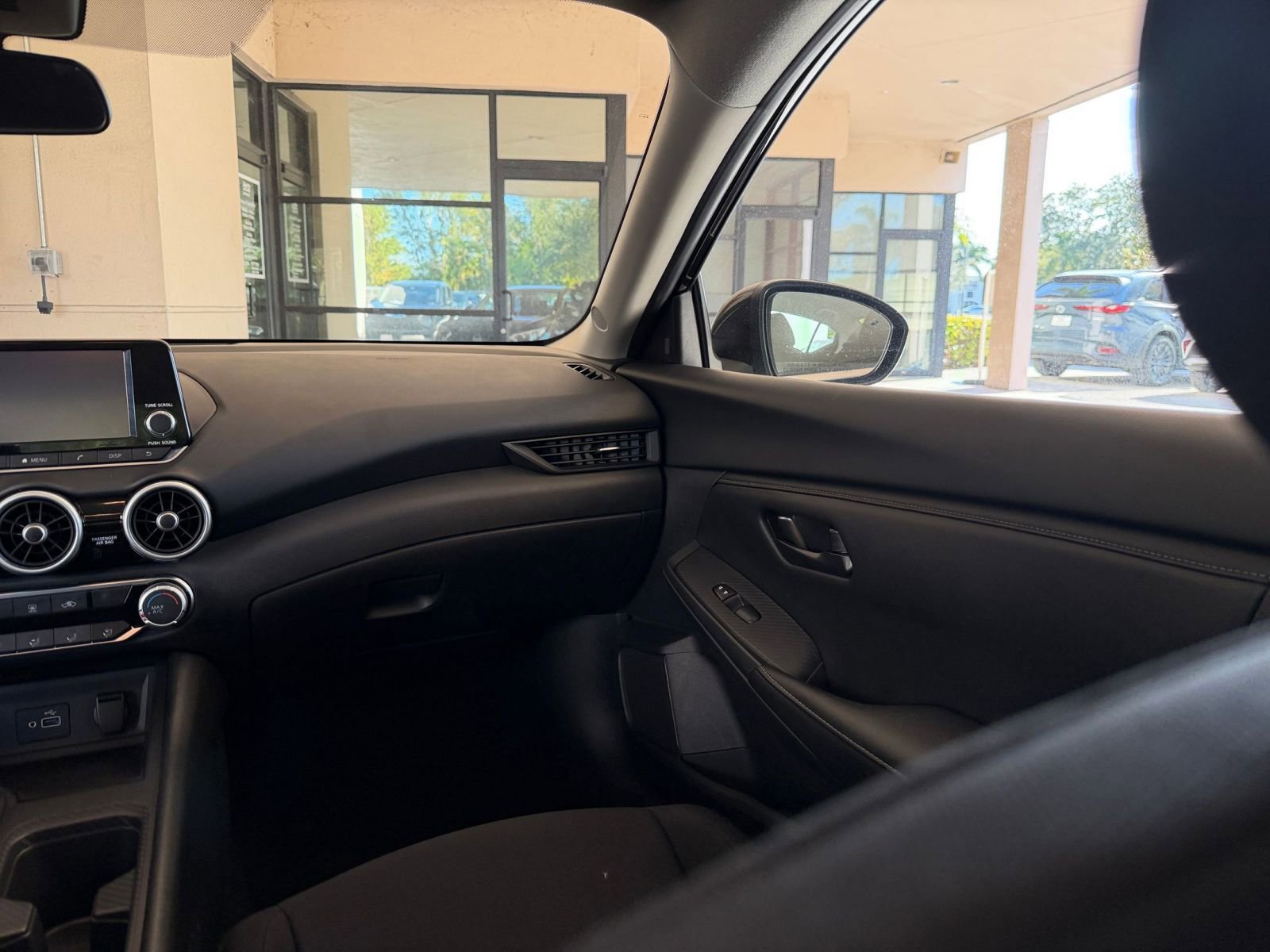 Used 2025 Nissan Sentra S image 29