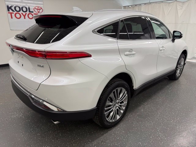 Certified 2023 Toyota Venza XLE AWD/4WD image 2