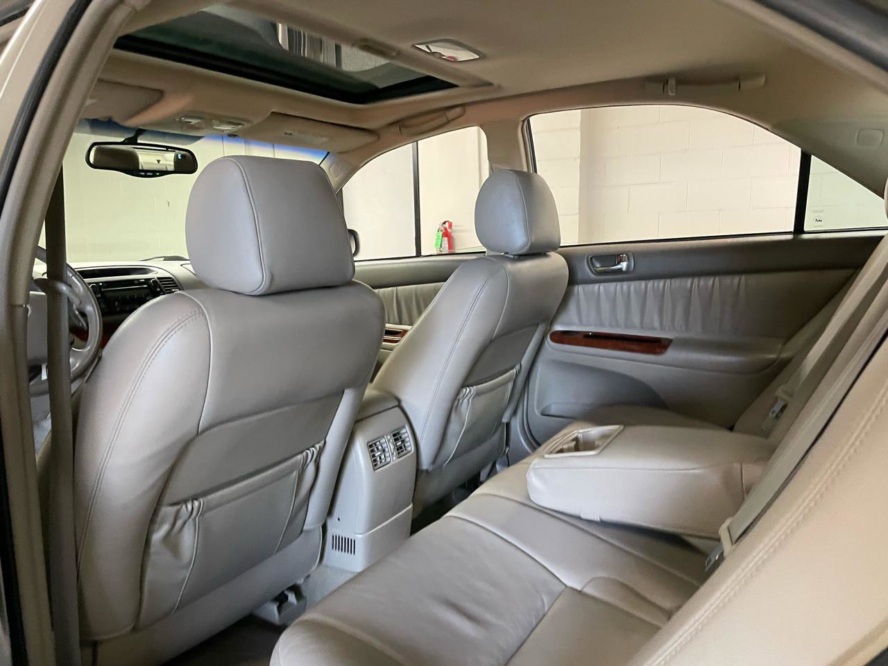 Used 2005 Toyota Camry XLE FWD image 13