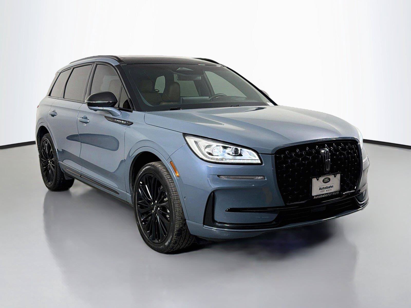 Used 2023 Lincoln Corsair Reserve w/ Equipment Group 202A FWD image 3