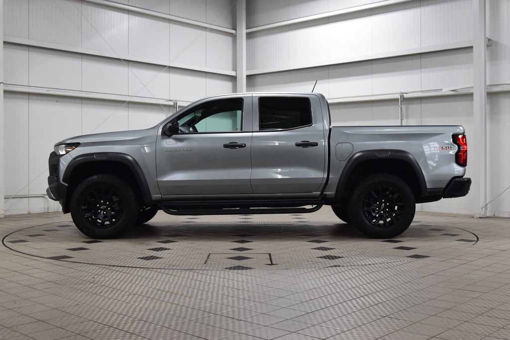 Used 2024 Chevrolet Colorado Trail Boss w/ Technology Package AWD/4WD image 4
