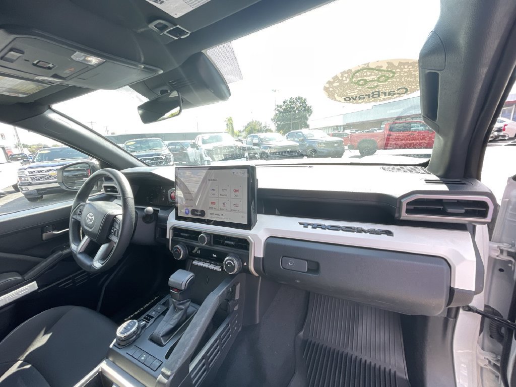 Used 2024 Toyota Tacoma TRD Off-Road AWD/4WD image 27
