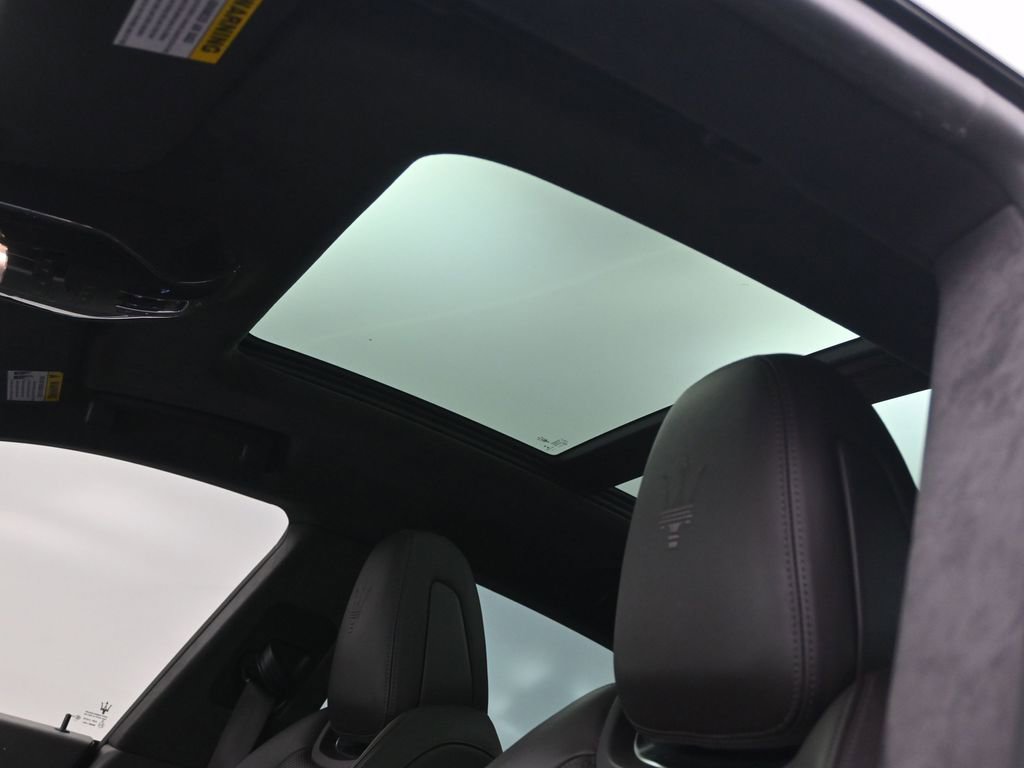 Used 2022 Maserati Levante Modena image 16
