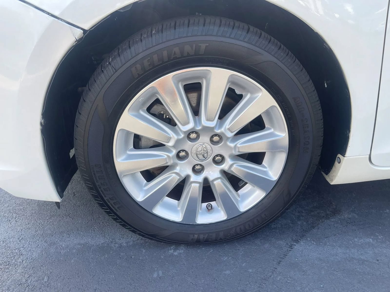 Used 2013 Toyota Sienna Limited w/ Advanced Technology Pkg FWD image 34