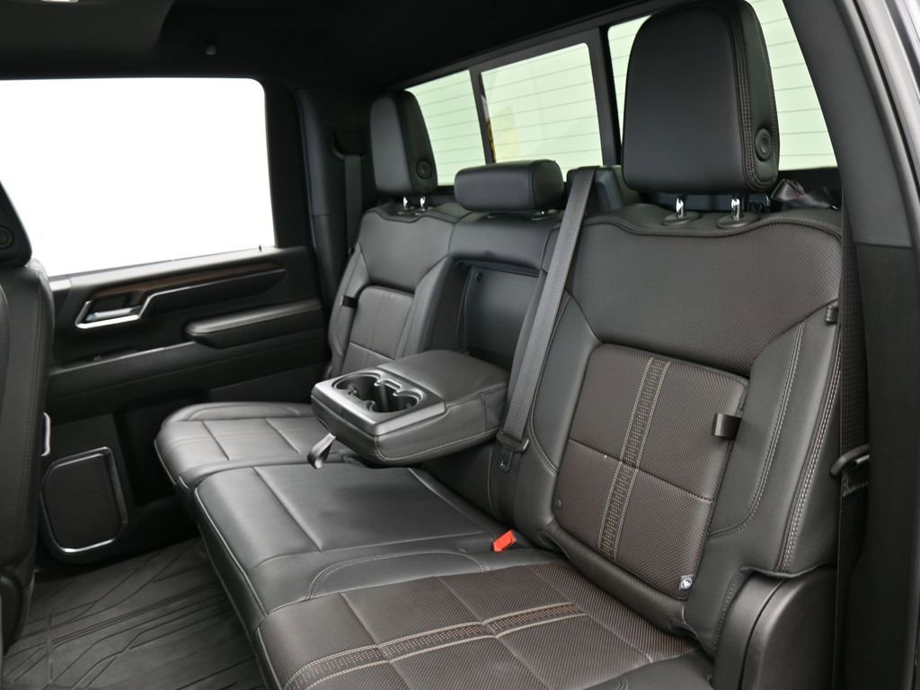 Used 2024 Chevrolet Silverado 2500 High Country w/ Midnight Edition AWD/4WD image 33