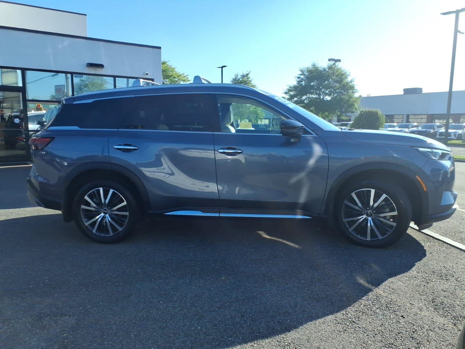 Certified 2025 INFINITI QX60 Sensory w/ Vision Package AWD/4WD image 4