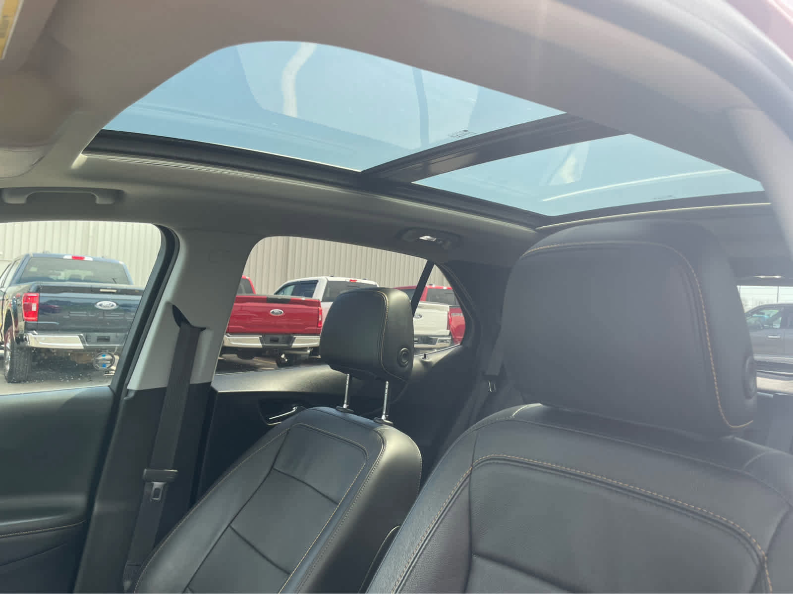 Used 2021 Chevrolet Equinox Premier w/ Premier True North Edition image 30
