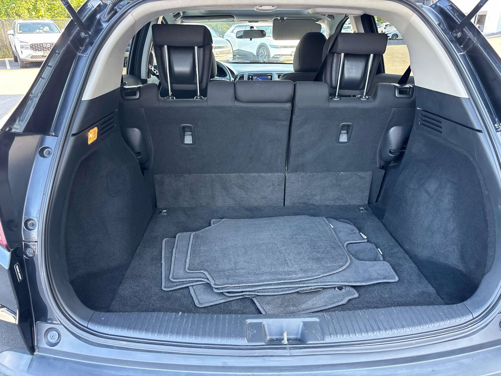 Used 2018 Honda HR-V EX image 13