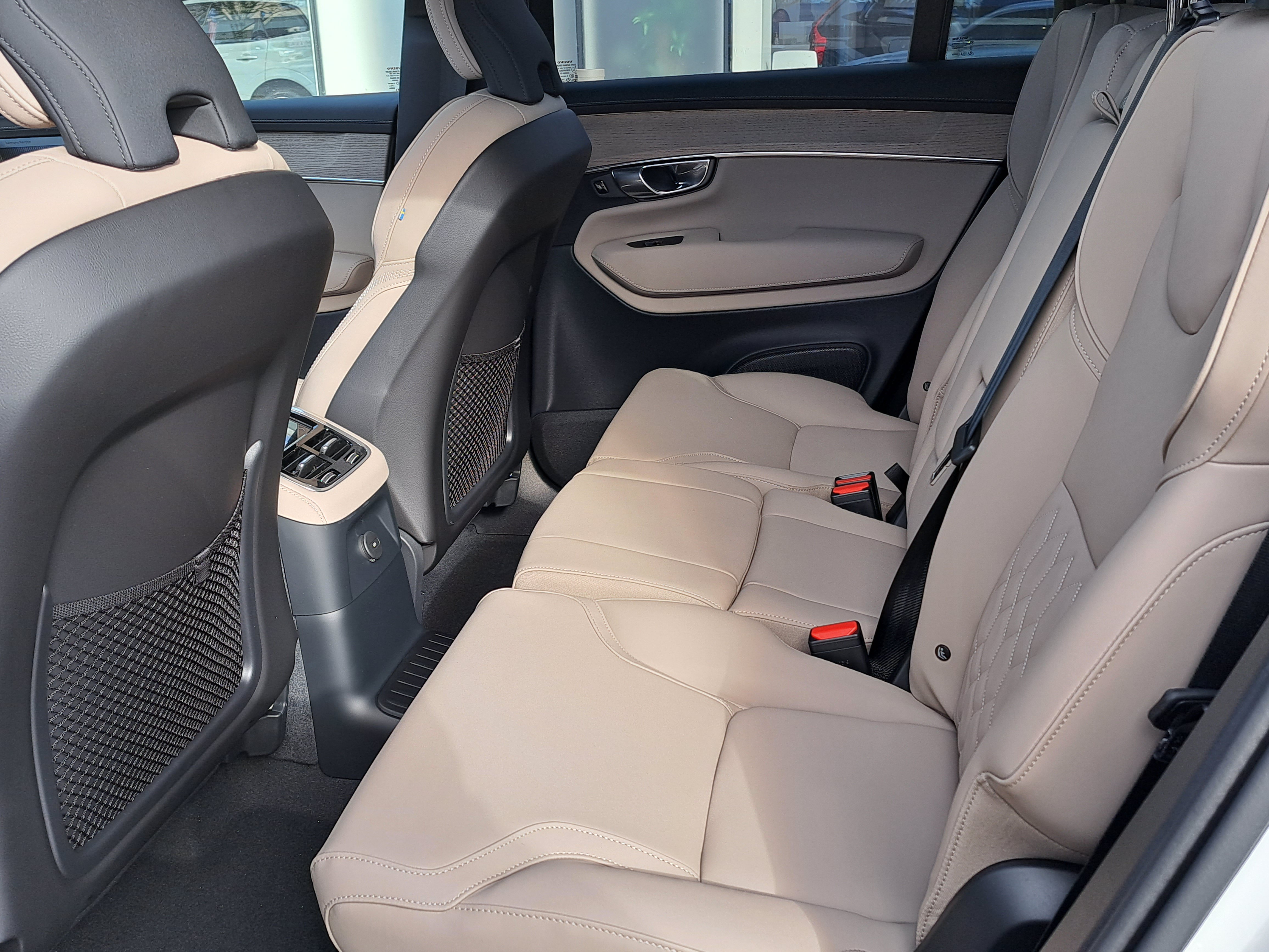 New 2026 Volvo XC90 T8 Plus w/ Protection Package Premier AWD/4WD image 7