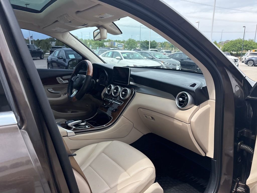 Used 2016 Mercedes-Benz GLC 300 4MATIC image 29