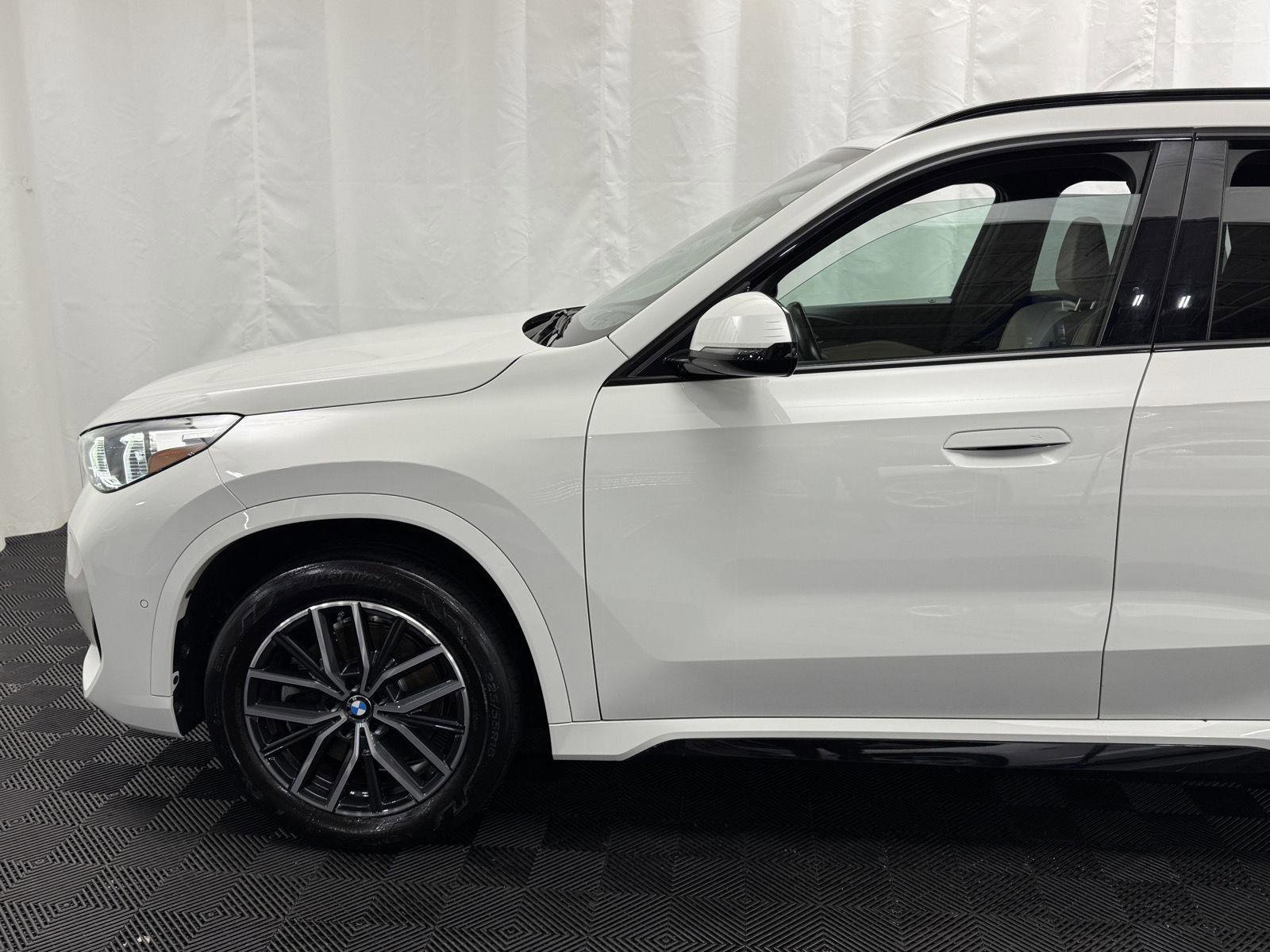 Used 2023 BMW X1 xDrive28i image 4