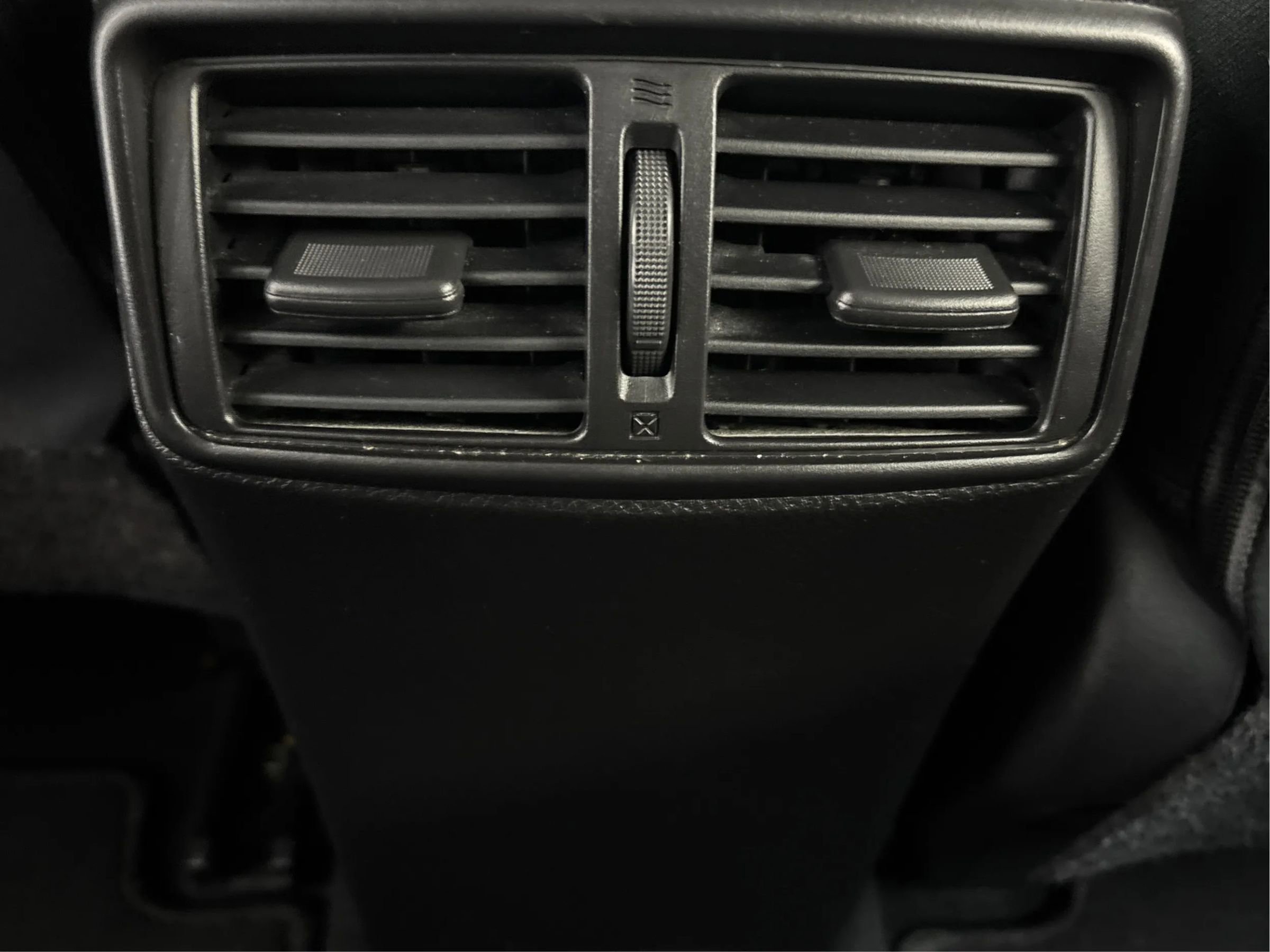 Used 2022 Nissan Rogue Sport S image 28