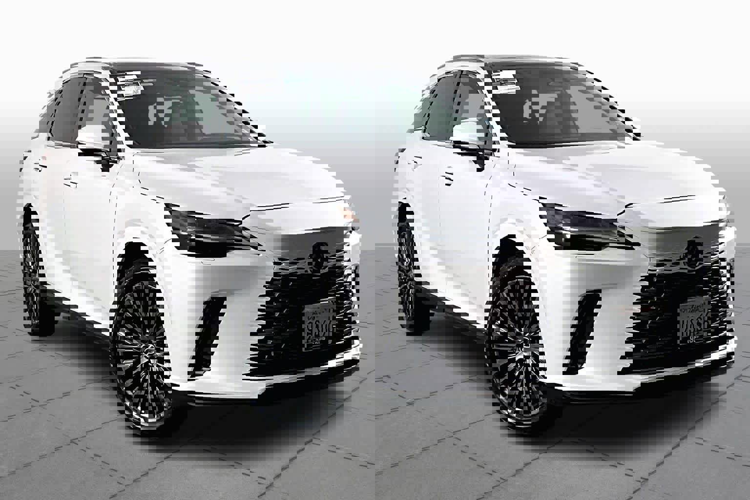 Used 2023 Lexus RX 350 FWD image 2