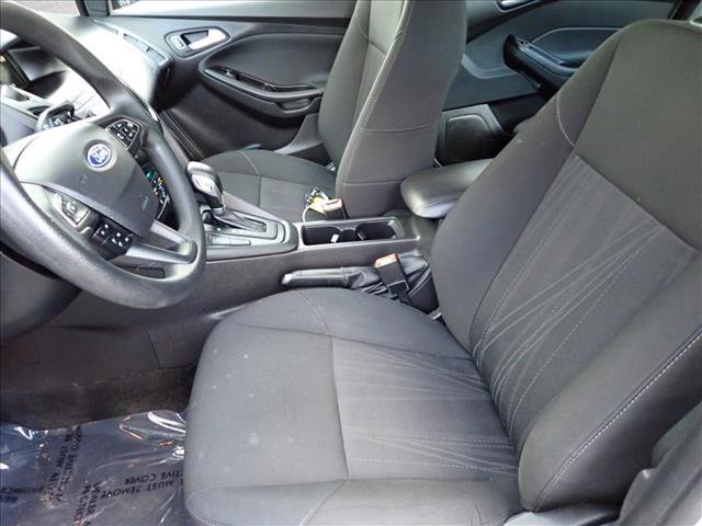 Used 2018 Ford Focus SE w/ SE Appearance Package image 10