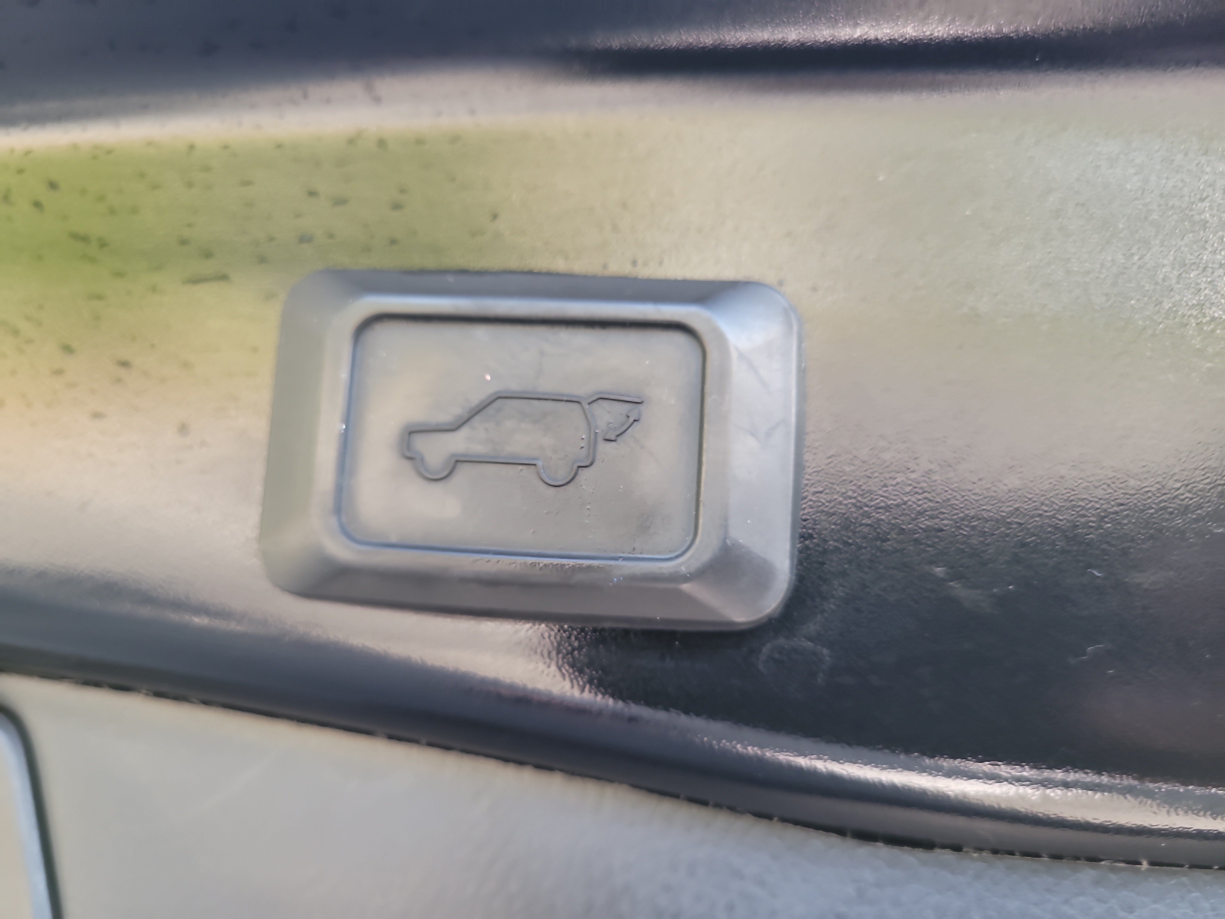Used 2021 Toyota RAV4 XLE Premium FWD image 12