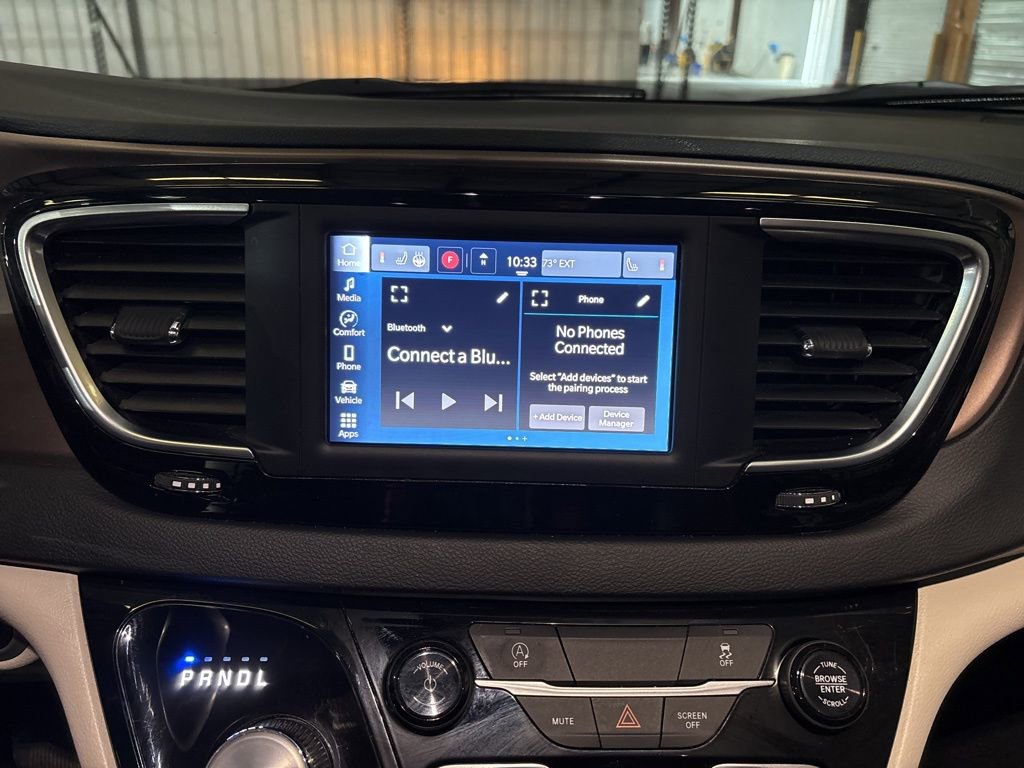 Used 2023 Chrysler Voyager LX image 33