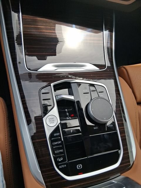 Used 2026 BMW X5 xDrive40i w/ M Sport Package AWD/4WD image 12