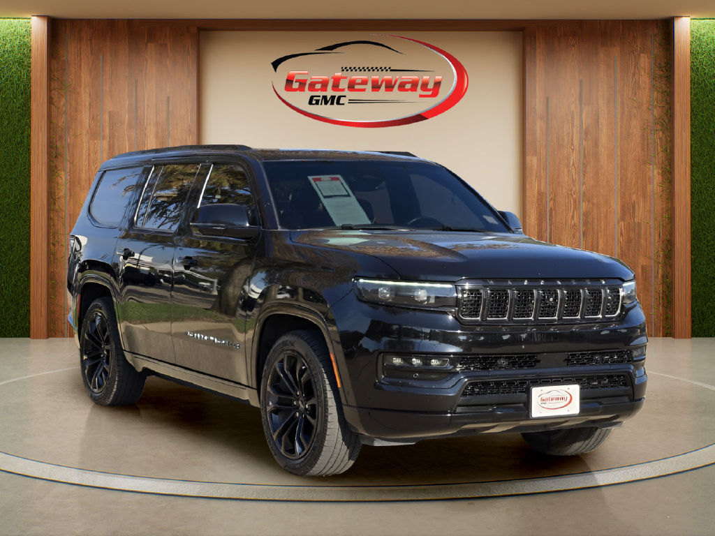 Used 2023 Jeep Grand Wagoneer Series II AWD/4WD image 3