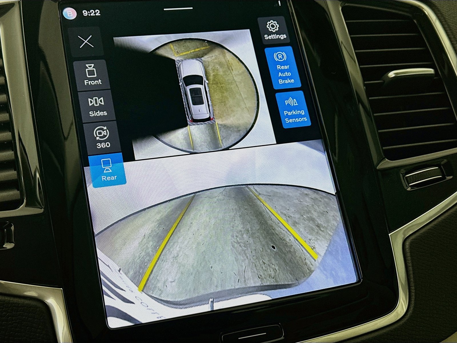 Certified 2024 Volvo XC90 B6 Plus AWD/4WD image 25