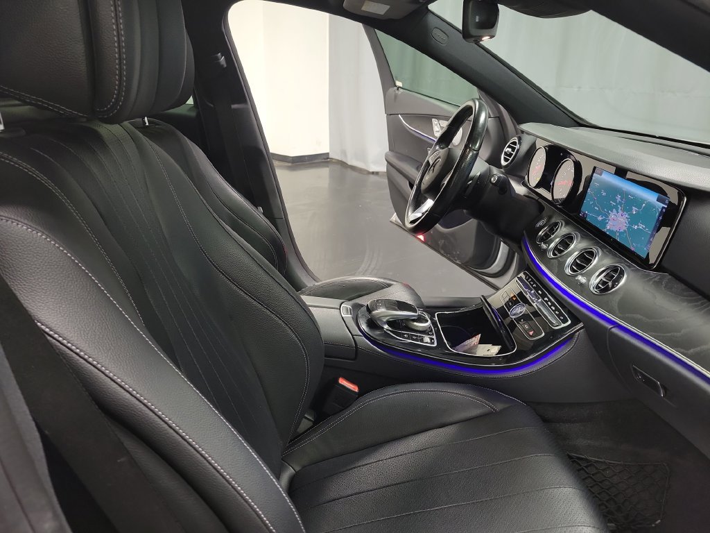 Used 2017 Mercedes-Benz E 300 image 35