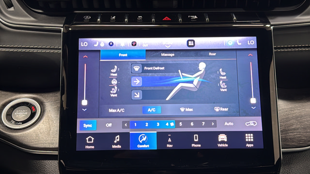 Used 2022 Jeep Grand Cherokee Overland w/ Luxury Tech Group IV AWD/4WD image 18