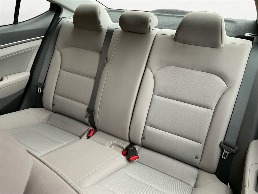 Used 2017 Hyundai Elantra SE image 9