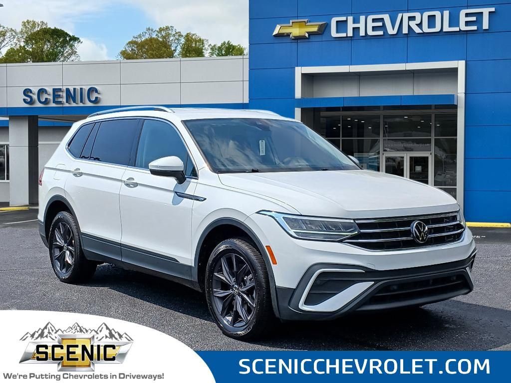 Used 2024 Volkswagen Tiguan SE