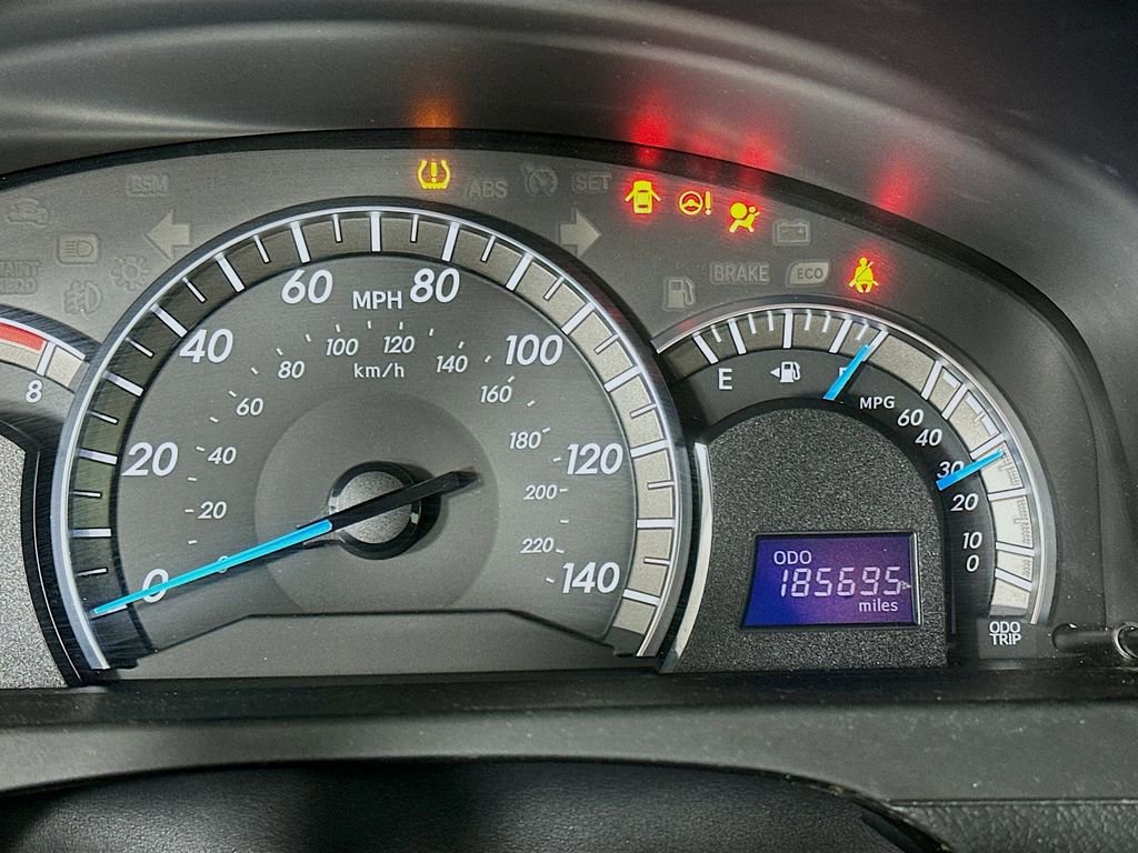 Used 2013 Toyota Camry SE image 17