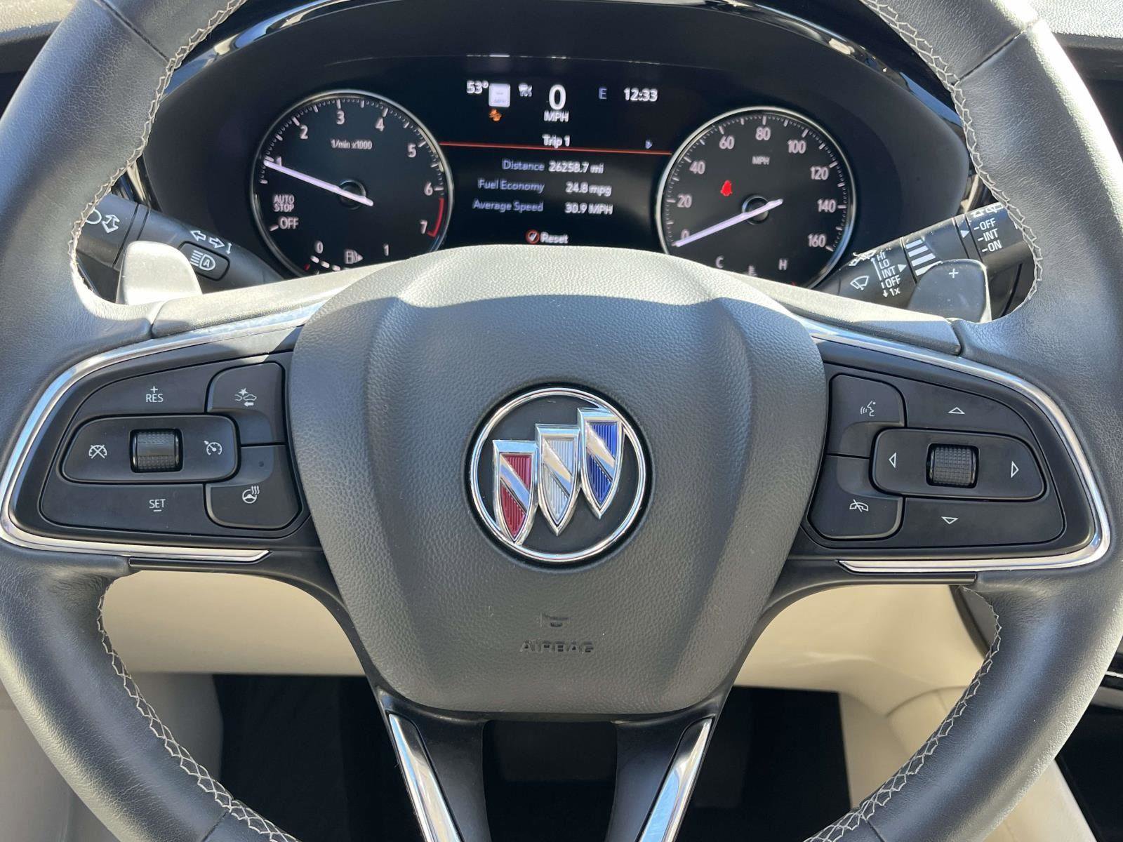 Used 2022 Buick Envision Avenir w/ Technology Package II image 3