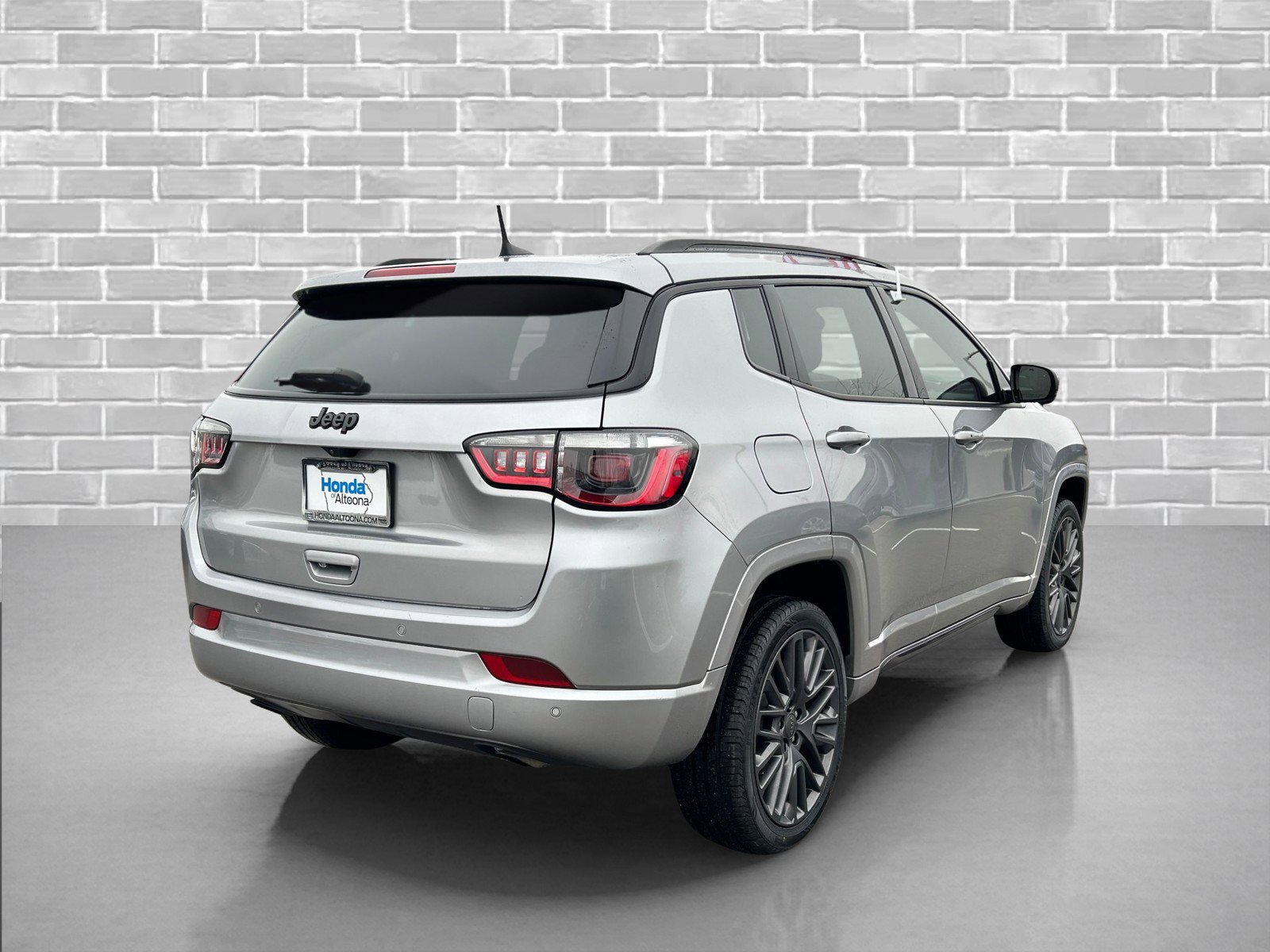 Used 2023 Jeep Compass Limited image 5