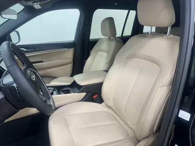 Used 2025 Jeep Grand Cherokee Limited image 14