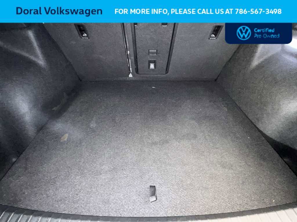 Used 2025 Volkswagen Taos SEL AWD/4WD image 25