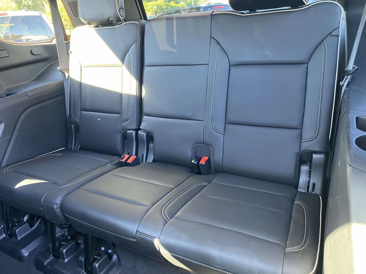 Used 2021 Chevrolet Tahoe Premier w/ Premium Package RWD image 25