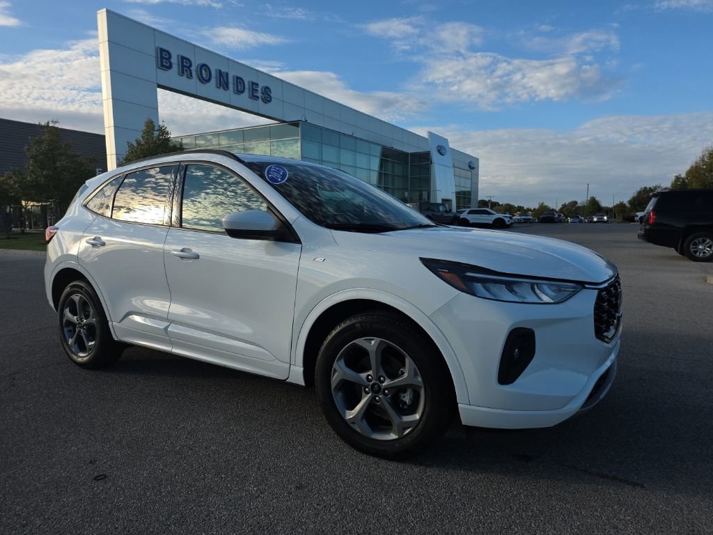 Used 2023 Ford Escape ST-Line Select image 1