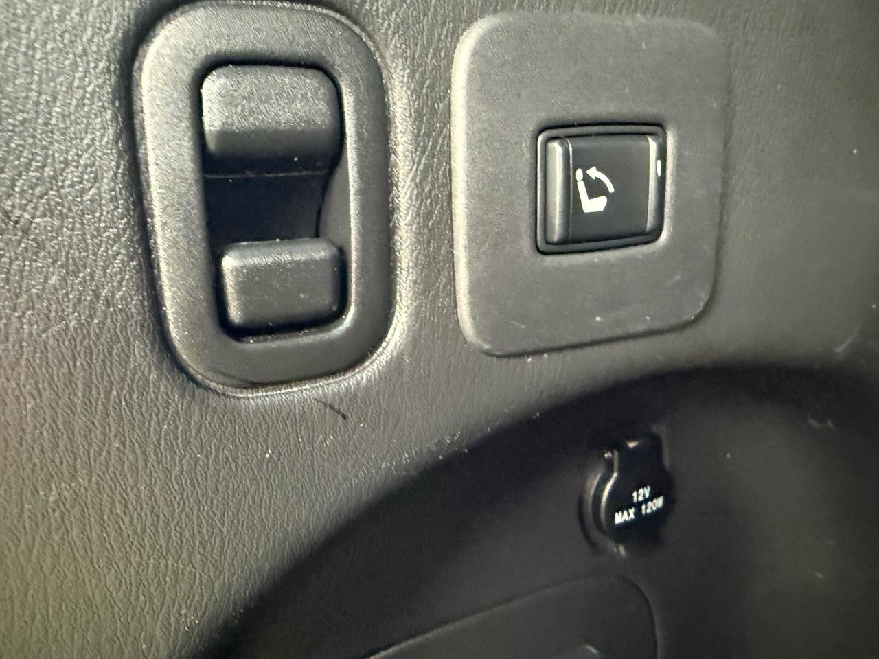 Used 2017 INFINITI QX60 Luxe w/ Deluxe Technology Package image 24