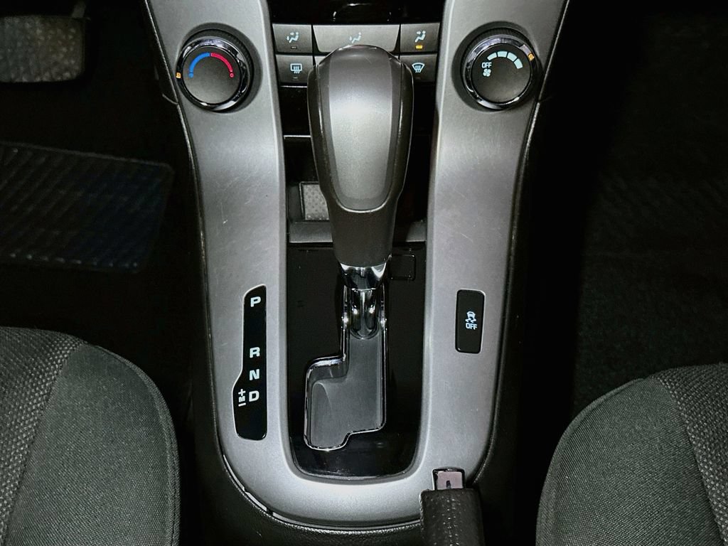 Used 2011 Chevrolet Cruze LT FWD image 14