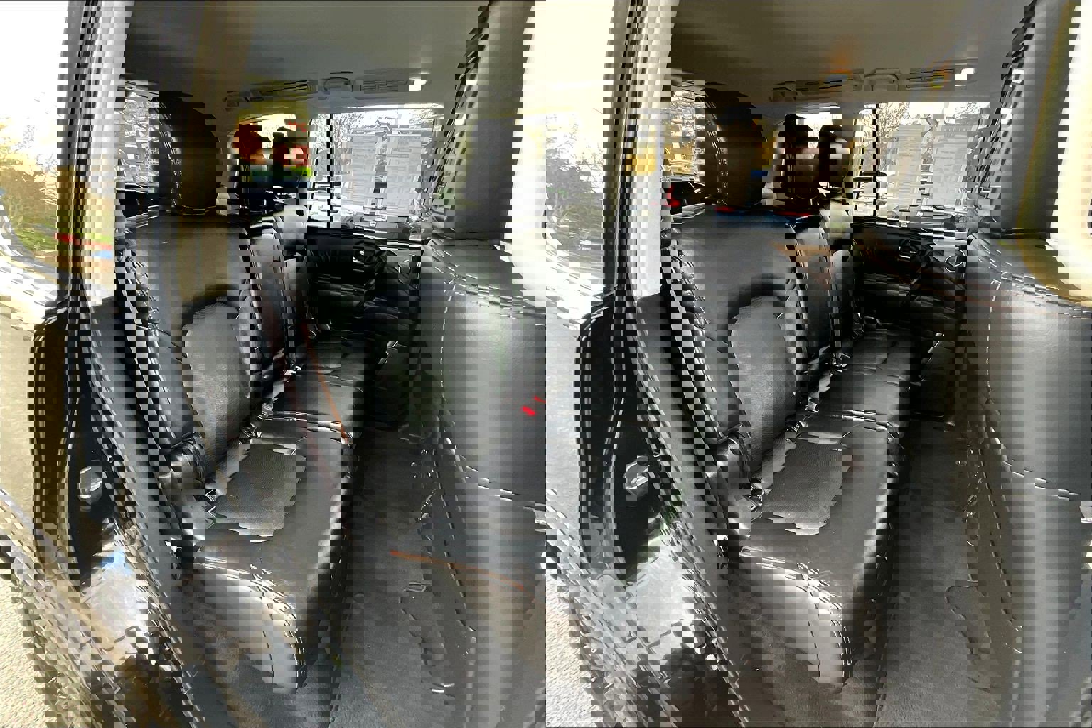 Used 2019 Nissan Armada Platinum image 29