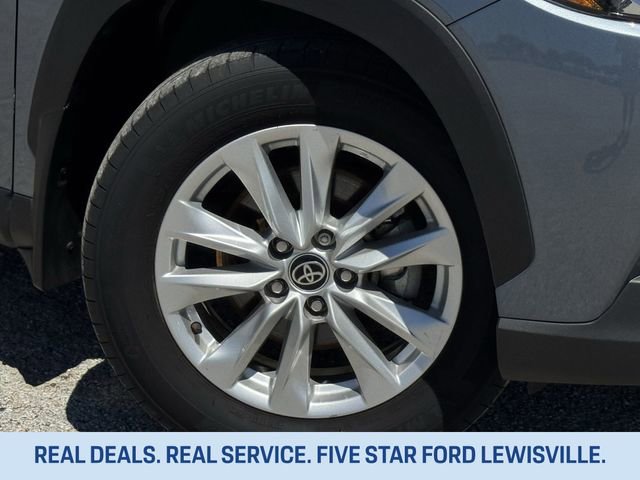 Used 2023 Toyota Corolla Cross LE image 32