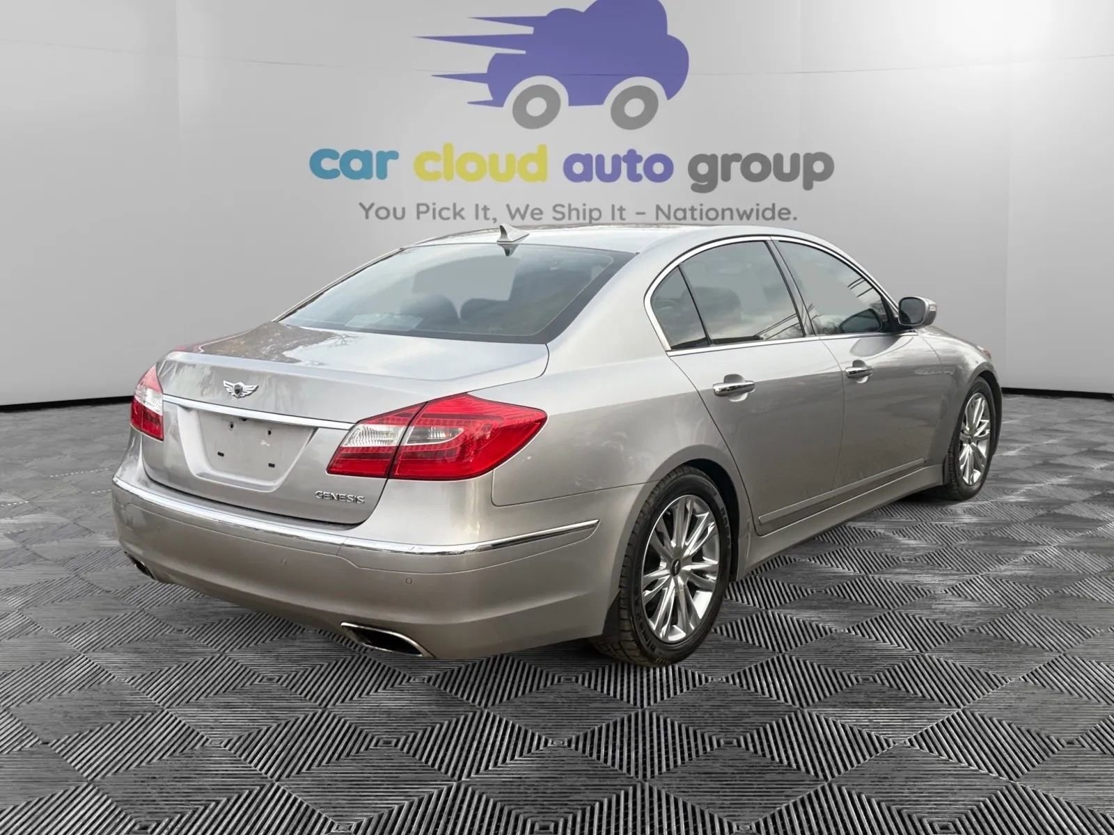Used 2012 Hyundai Genesis 3.8 w/ Premium Pkg image 5