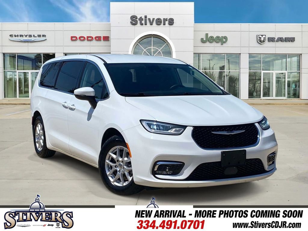 Used 2023 Chrysler Pacifica Touring-L