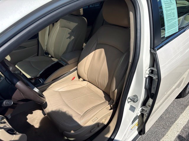Used 2011 Buick LaCrosse CXS w/ Driver Confidence Package FWD image 11