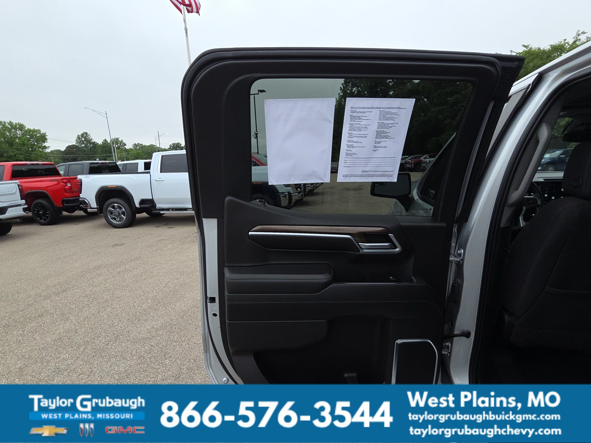 Used 2022 Chevrolet Silverado 1500 RST w/ Convenience Package II AWD/4WD image 29
